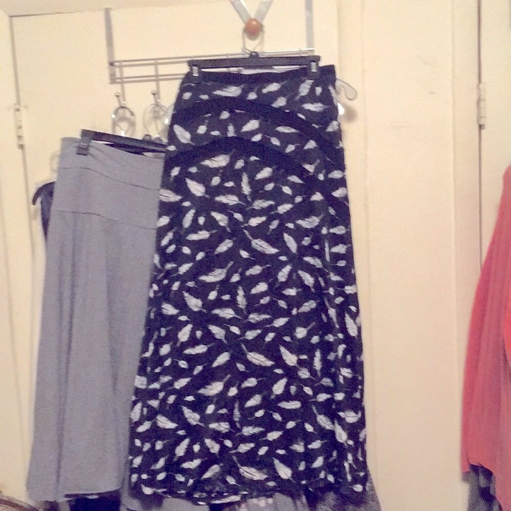 Elegant Italian midi black and white skirt XL, like new, worn once